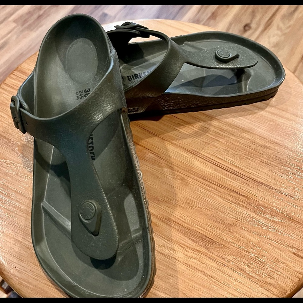 Birkenstock EVA Gizeh, size 38 (7.5), Olive